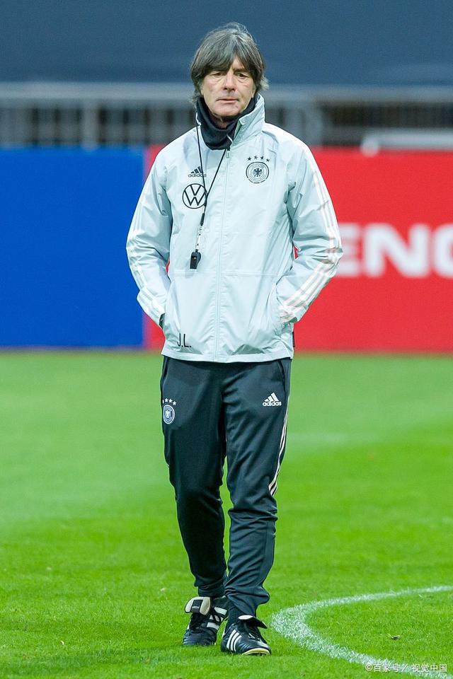 包含赛地聚焦:西甲今晨热度飙升;尼斯官宣签约;质疑声仍在;赛季目标并未改变的词条 包含赛地聚焦:西甲今晨热度飙升;尼斯官宣签约;质疑声仍在;赛季目标并未改变的词条