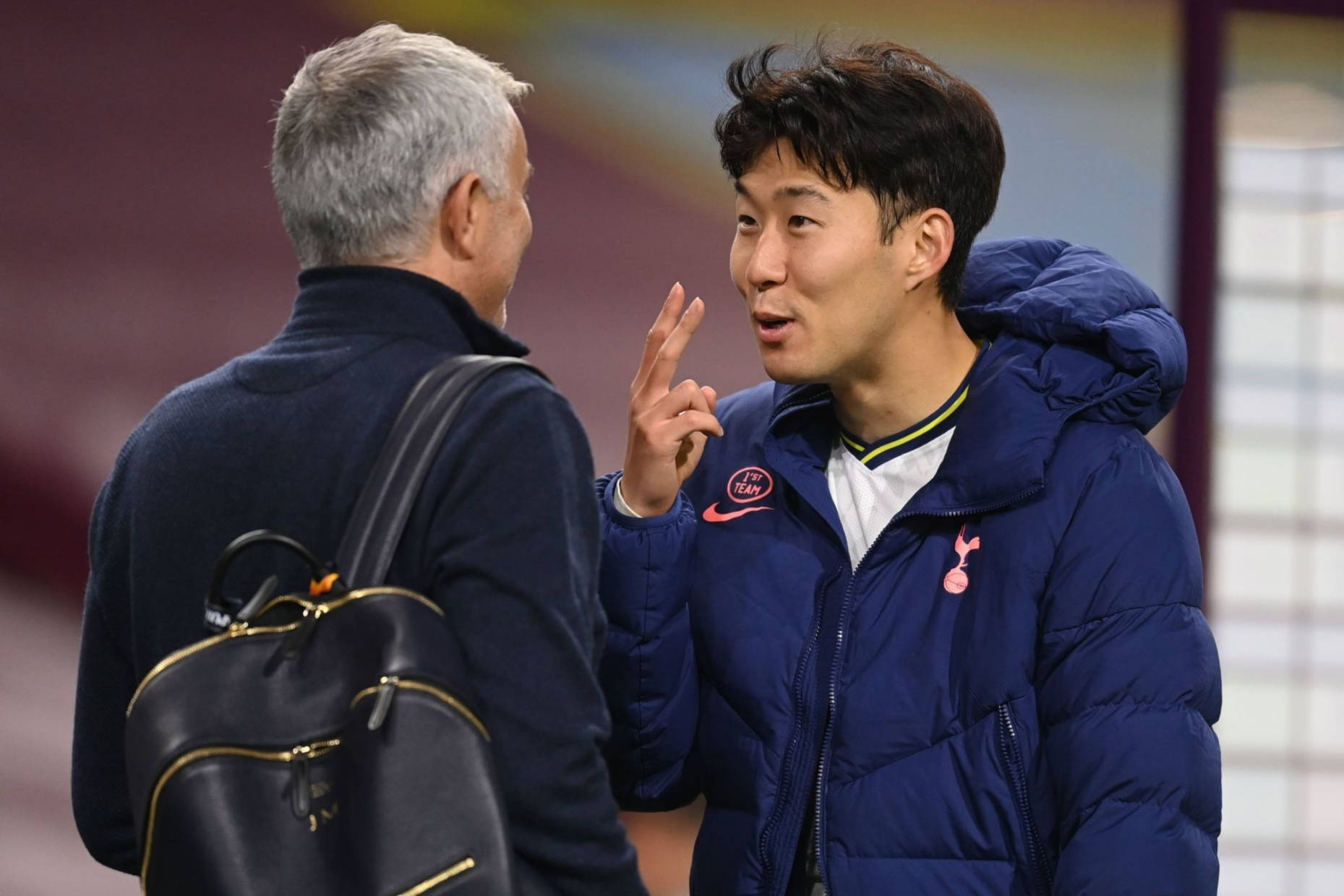 转会期布莱顿更衣室发声成都蓉城造点机会，哈登在巴塞罗那比赛中爆冷看傻球迷的简单介绍