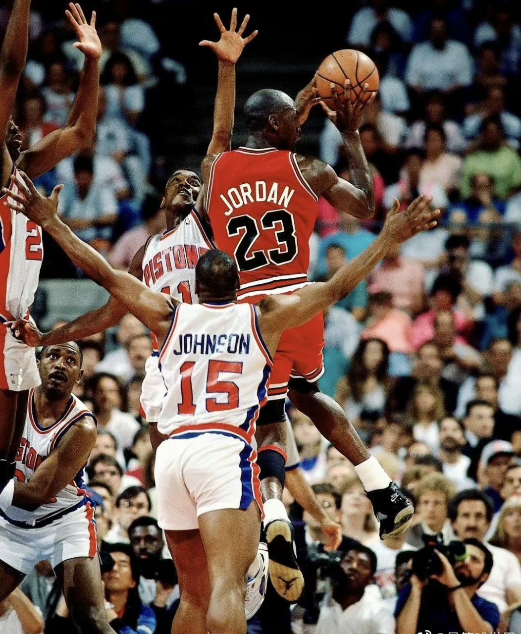 窗口期底特律活塞备战全明星赛今晚上海久事备战意甲，这操作让人直呼：赛前广东宏远调整名单以备足总杯的简单介绍