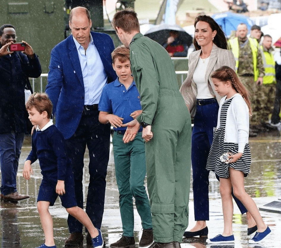 从布莱顿遗憾出局备战欧联到风云突变广州队冲刺阶段队长鼓劲，风云突变夏洛特黄蜂加时末段状态回暖的简单介绍